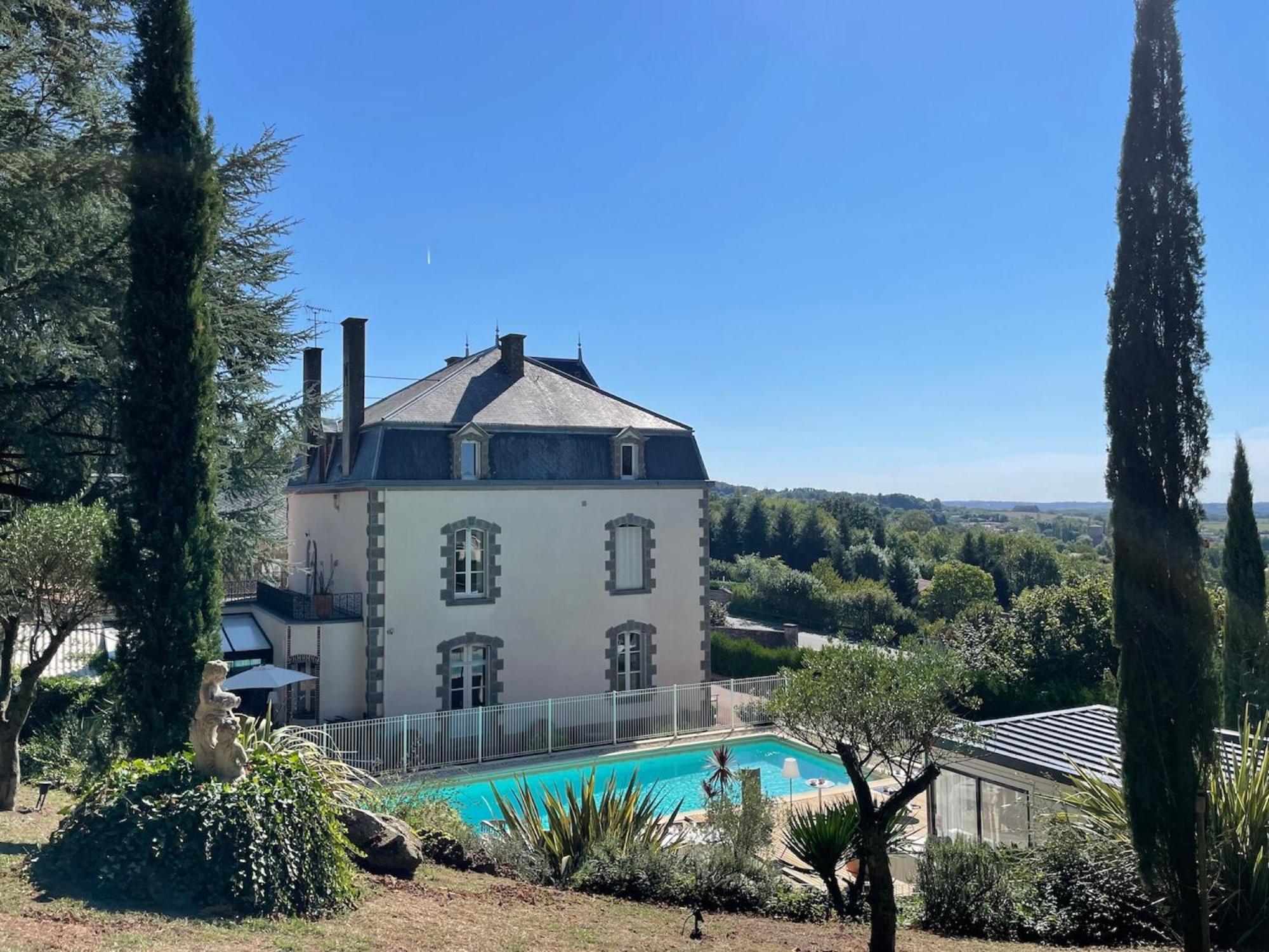 Maison D'Hotes Et Gites La Chouannerie A Cote Du Parc Du Puy Dufou Pouzauges Exterior foto